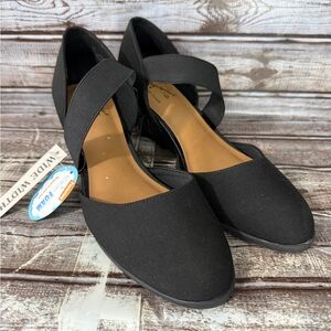 NWT Seychelles Josie sandals Size 9W wide